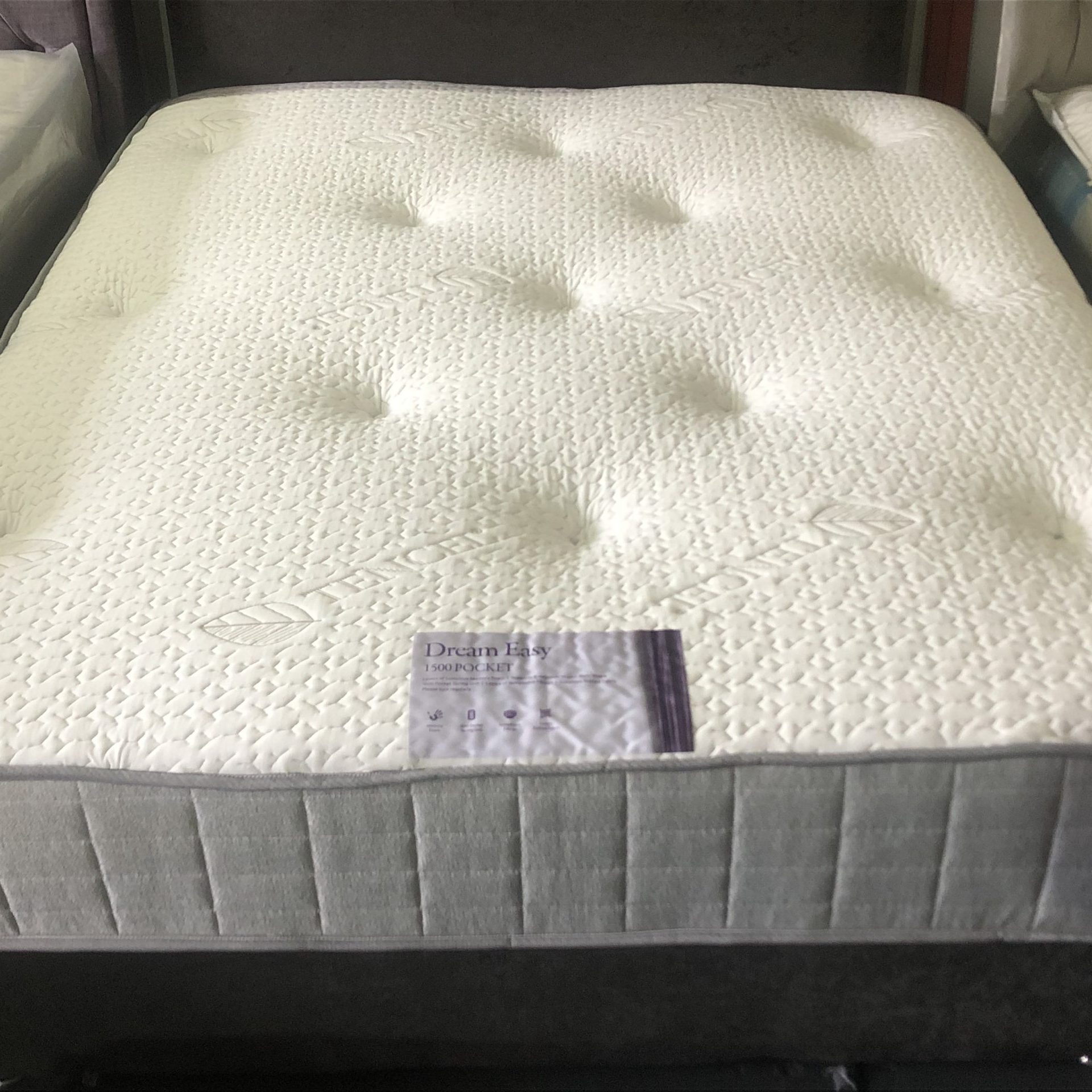 75FCF164-75D2-4940-B81F-D410F741BE3D-scaled-e1666353948131.jpeg 1500 pocket sprung mattresses available in 4ft6 r 5ft - Image 1